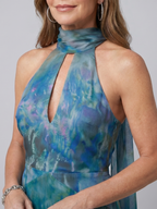 Presentación | Vestido maxi halter sin mangas con abertura delantera