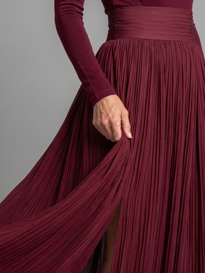 Concha | Vestido midi cuello alto manga larga cintura definida