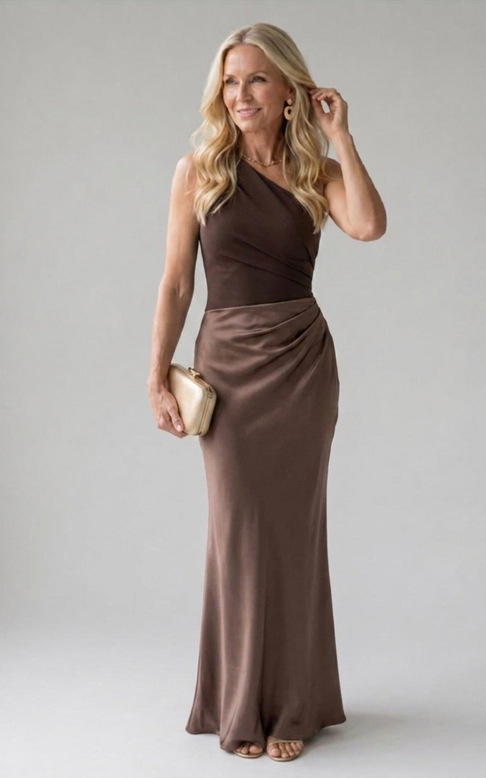 Sofía | Vestido maxi satén diseño asimétrico