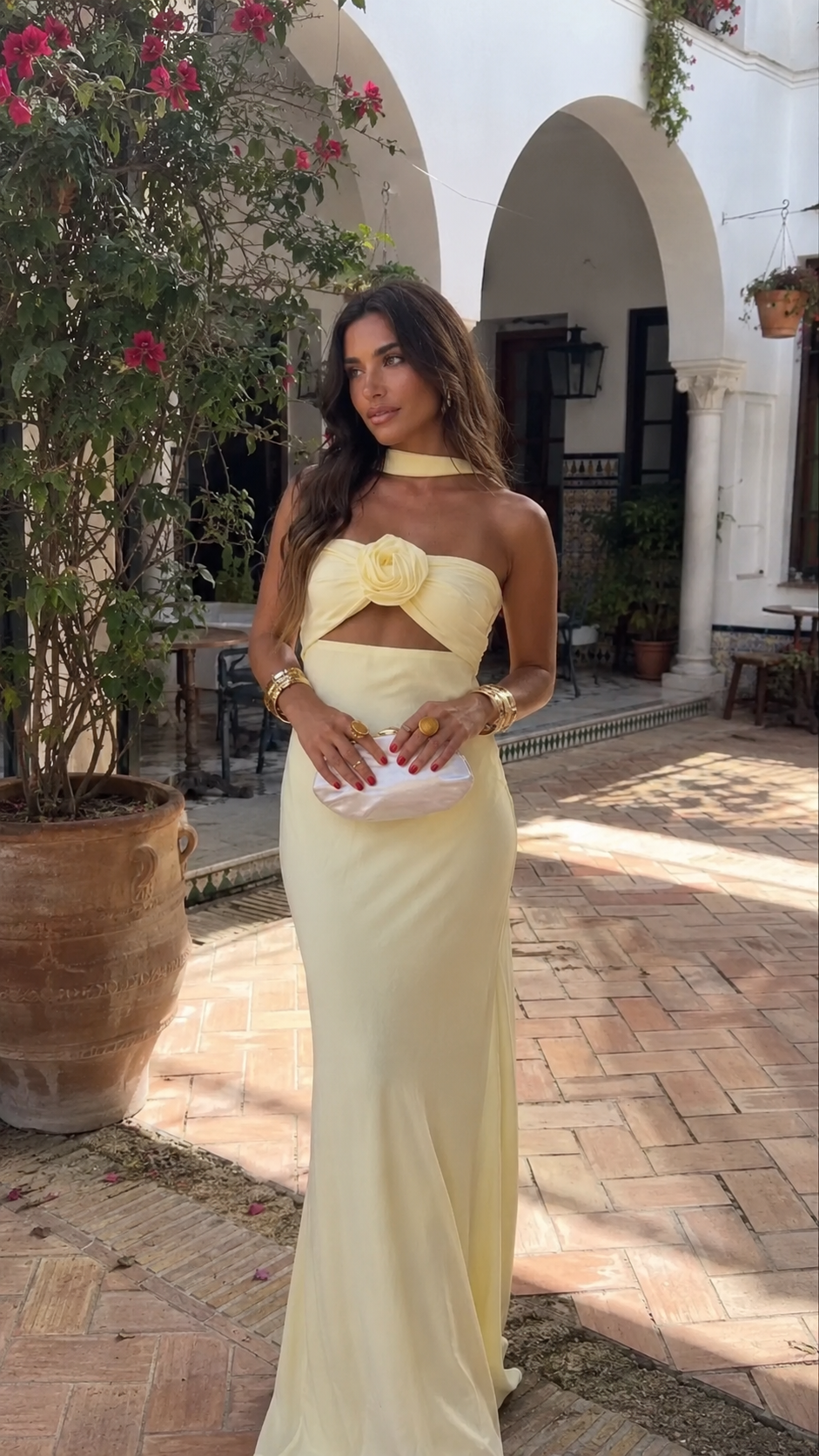 Vestido amarillo pastel