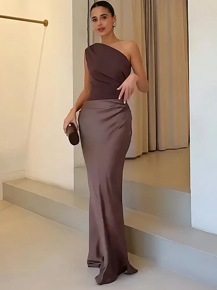 Sofía | Vestido maxi satén diseño asimétrico