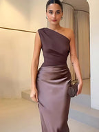 Sofía | Vestido maxi satén diseño asimétrico