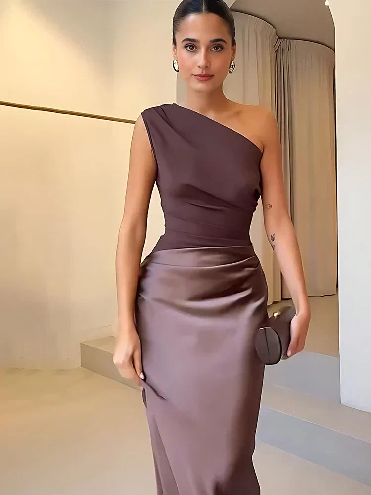 Sofía | Vestido maxi satén diseño asimétrico